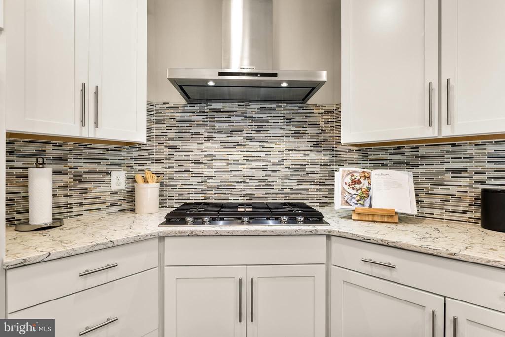 6203 CHAMPION OAK COURT