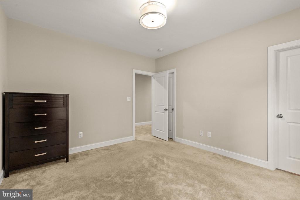 6203 CHAMPION OAK COURT