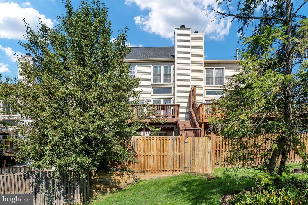 6431 ENGLISH IVY COURT