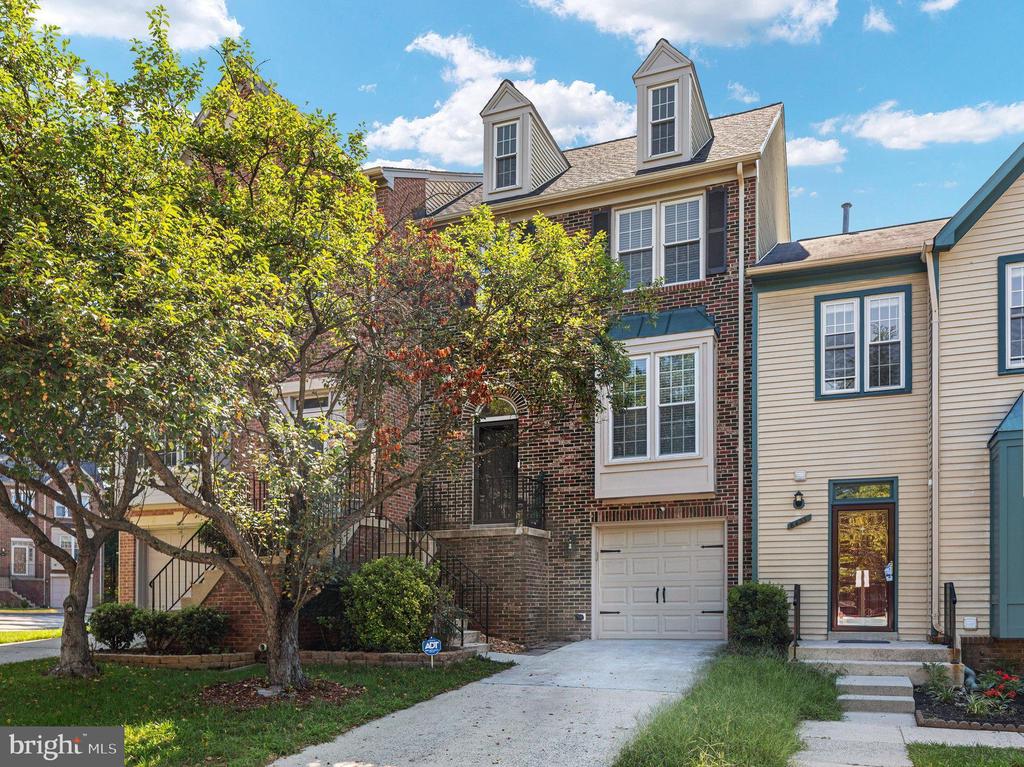 6431 ENGLISH IVY COURT