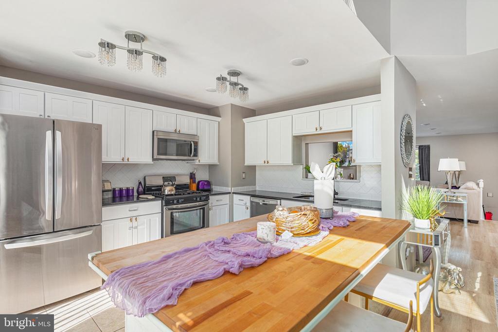 6431 ENGLISH IVY COURT