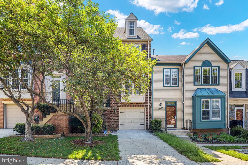 6431 ENGLISH IVY COURT