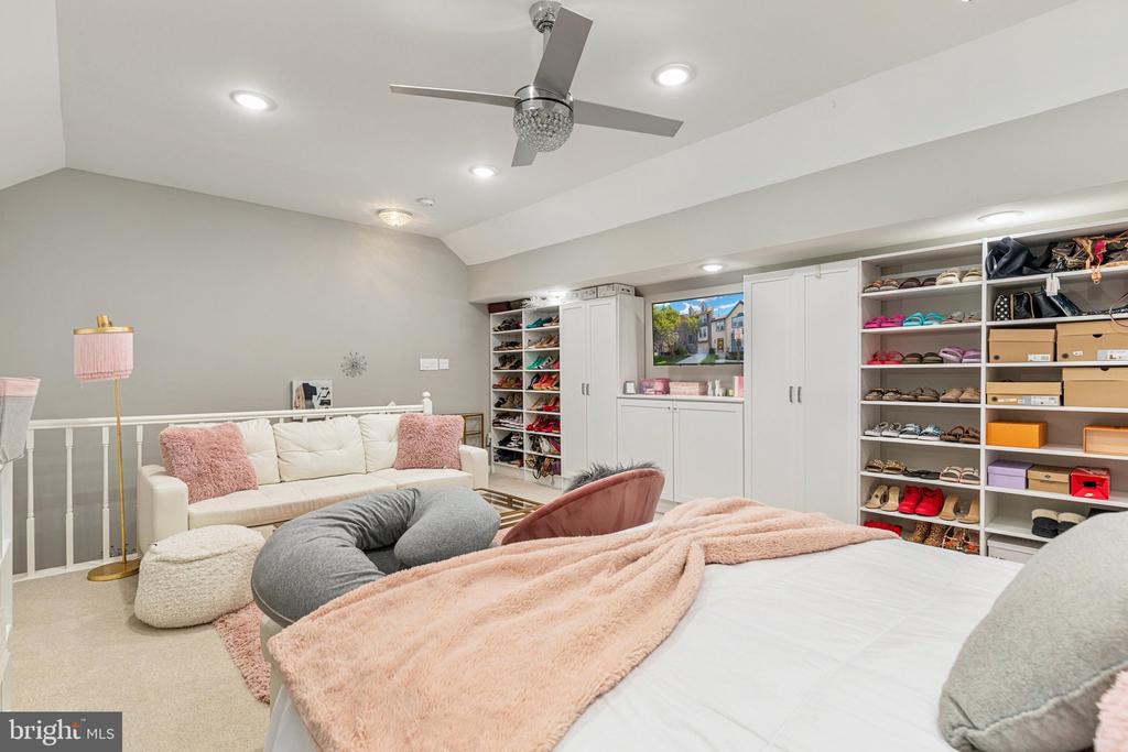 6431 ENGLISH IVY COURT
