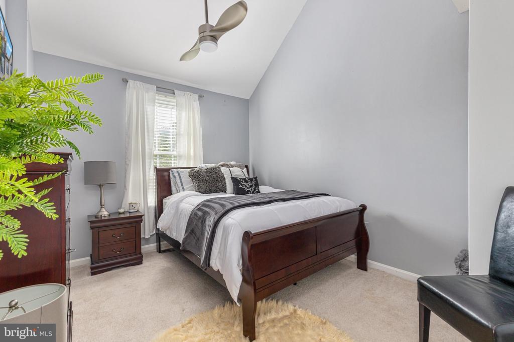 6431 ENGLISH IVY COURT