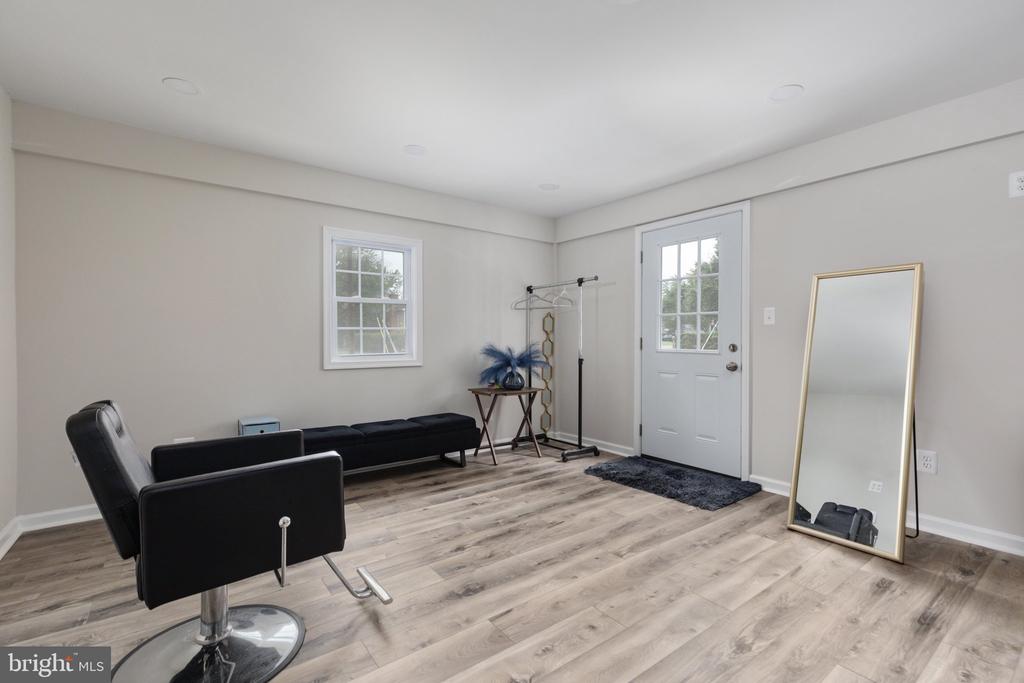 4806 EUBANK