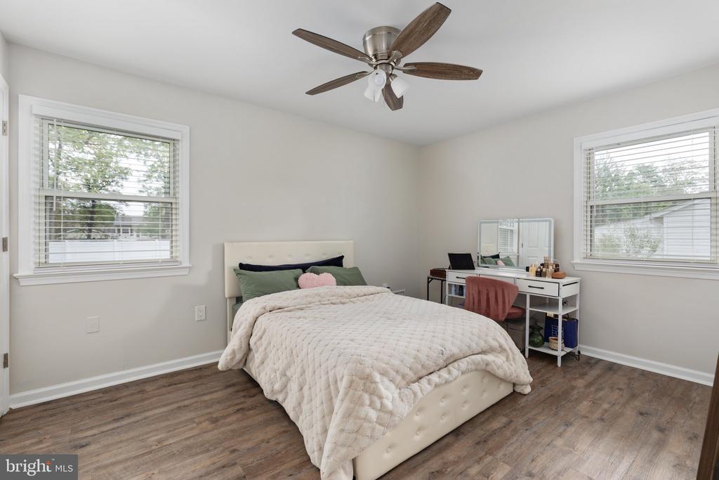 4806 EUBANK