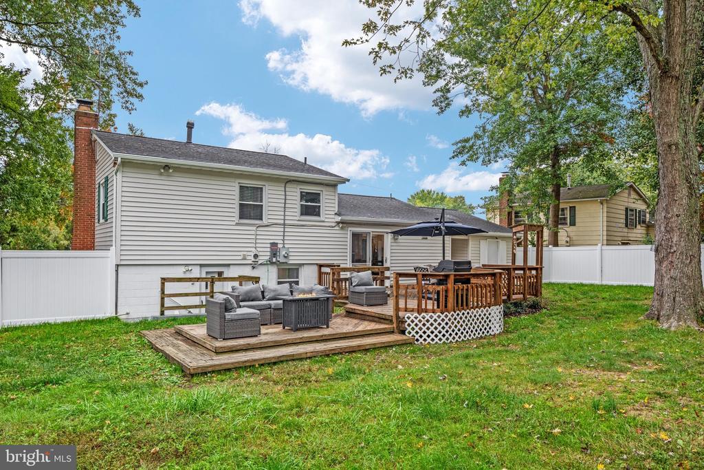 4806 EUBANK