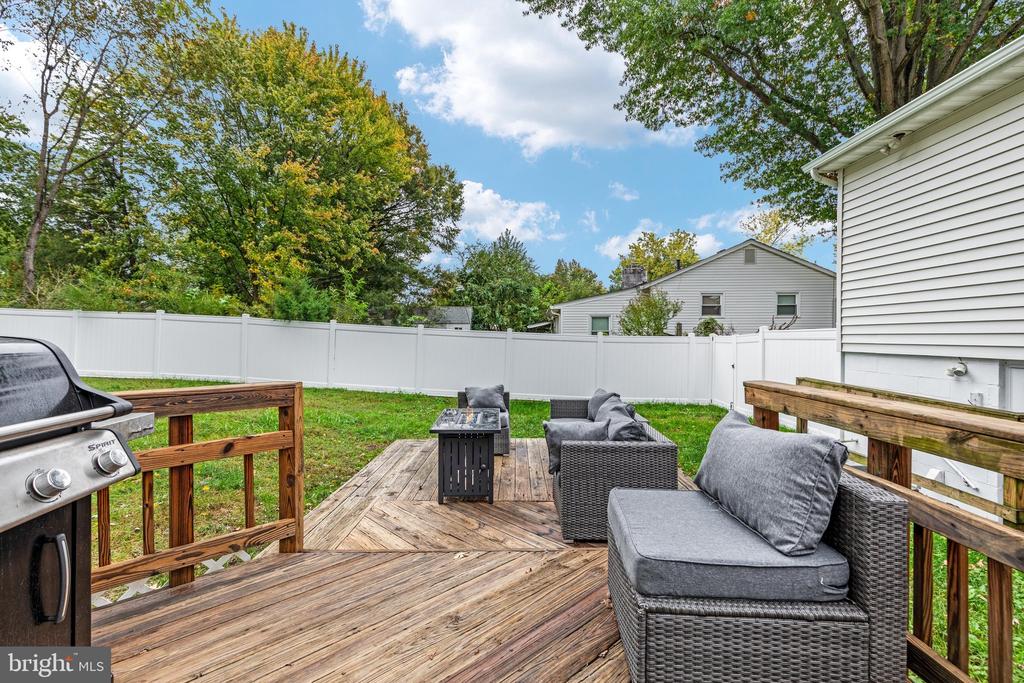 4806 EUBANK