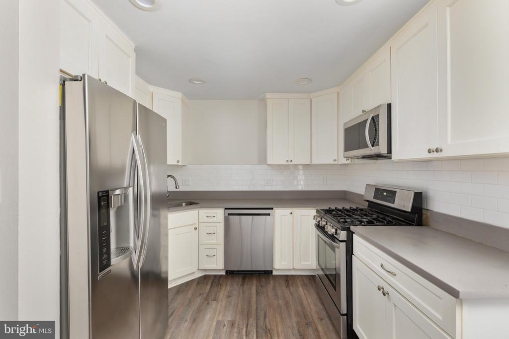 4806 EUBANK