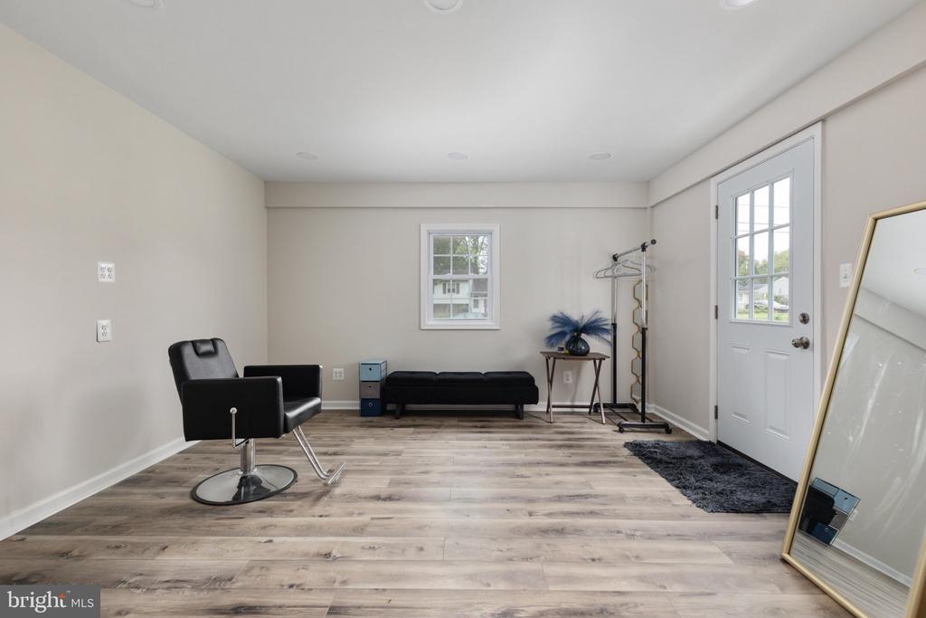 4806 EUBANK