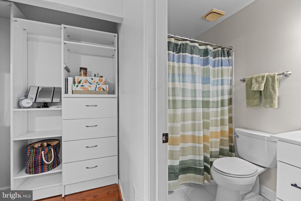 8265 CEDAR LANDING COURT
