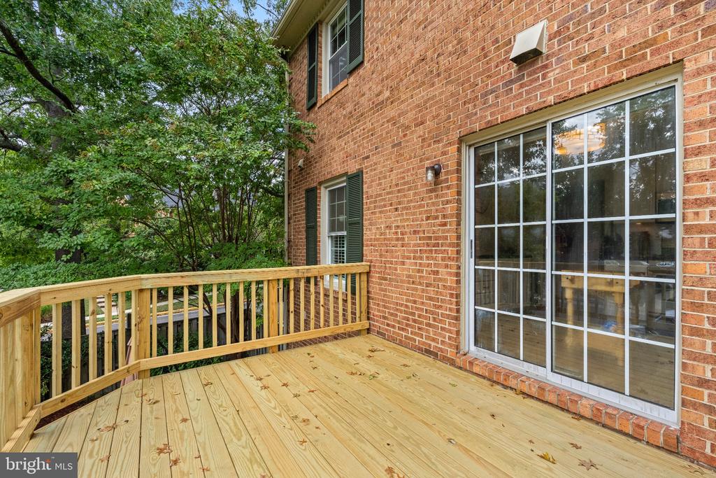 8265 CEDAR LANDING COURT