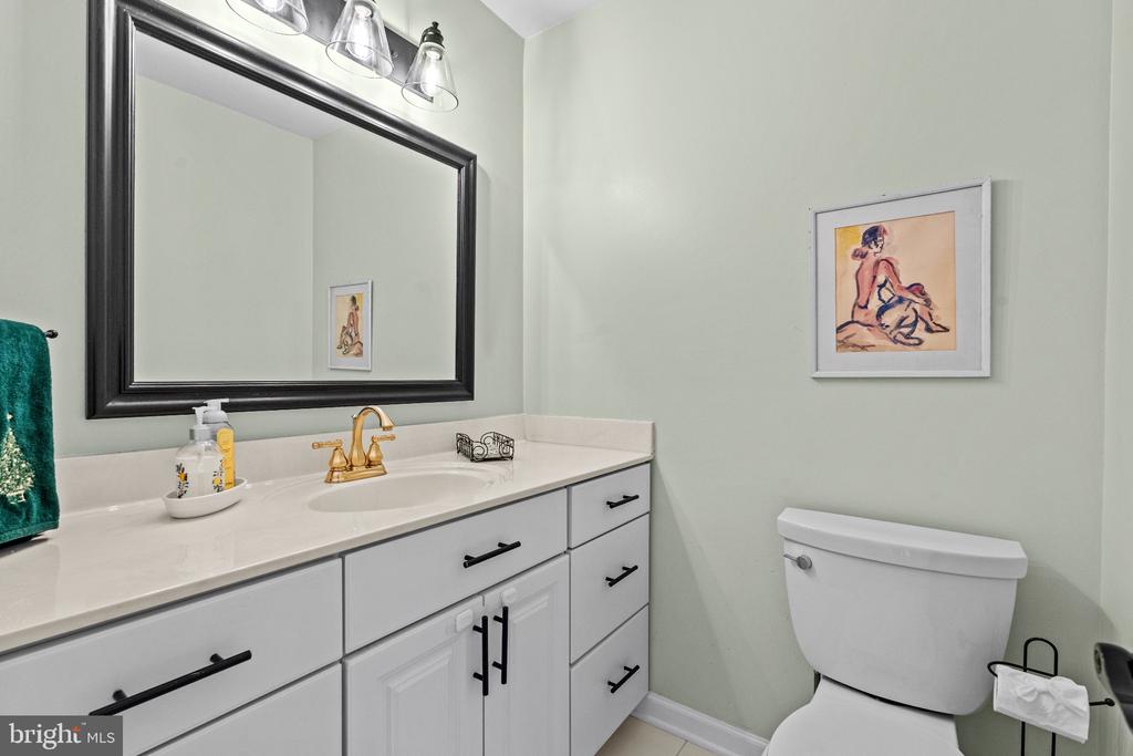 8265 CEDAR LANDING COURT