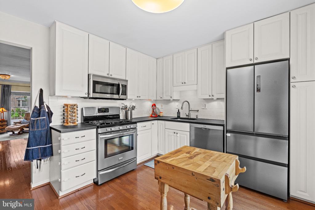 8265 CEDAR LANDING COURT