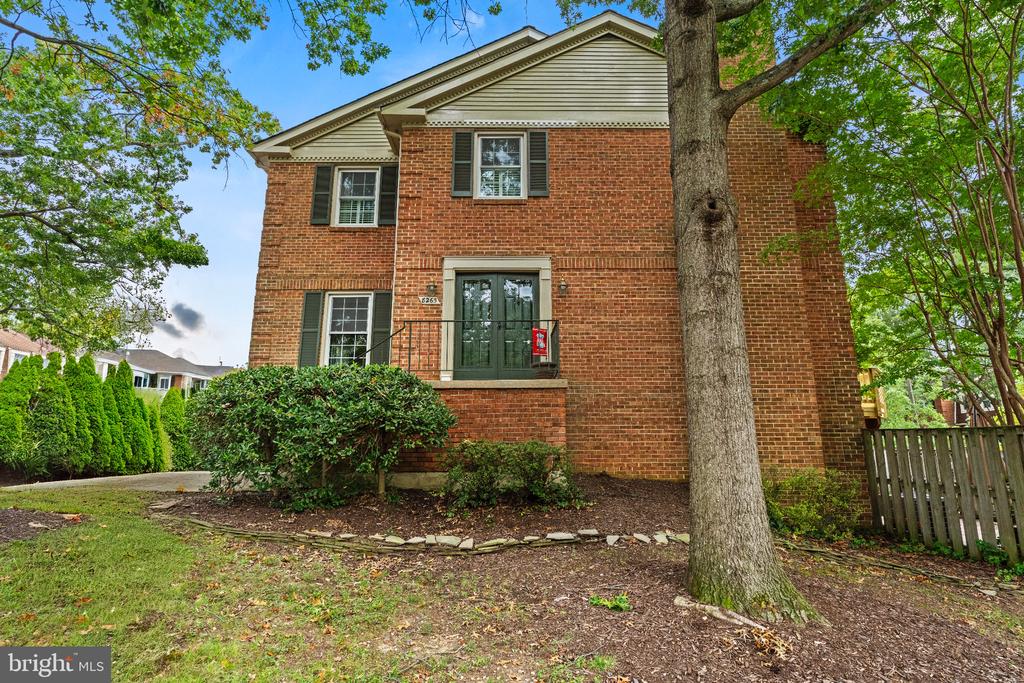 8265 CEDAR LANDING COURT