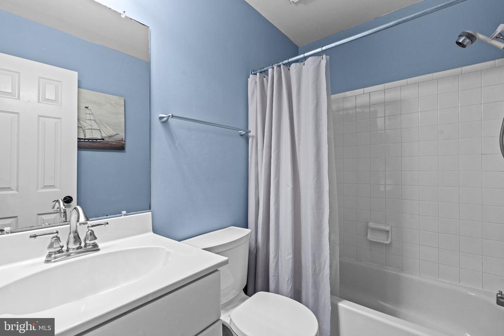 8265 CEDAR LANDING COURT