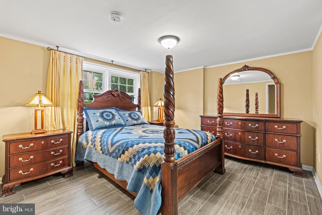 8265 CEDAR LANDING COURT