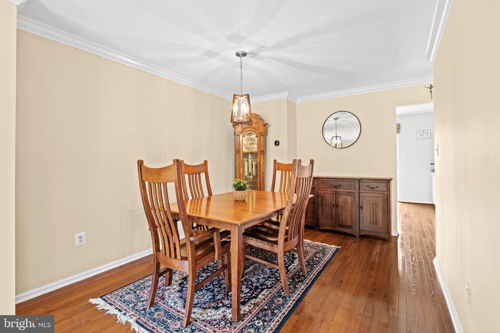 8265 CEDAR LANDING COURT