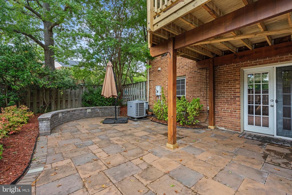 8265 CEDAR LANDING COURT