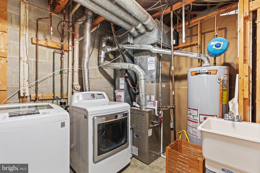 8265 CEDAR LANDING COURT