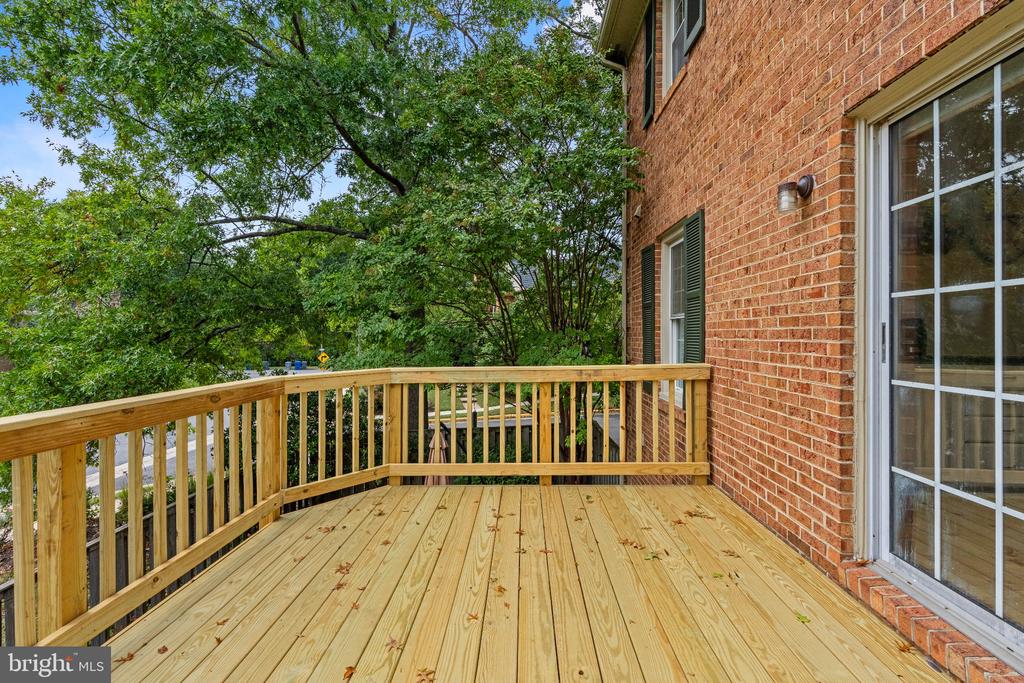 8265 CEDAR LANDING COURT
