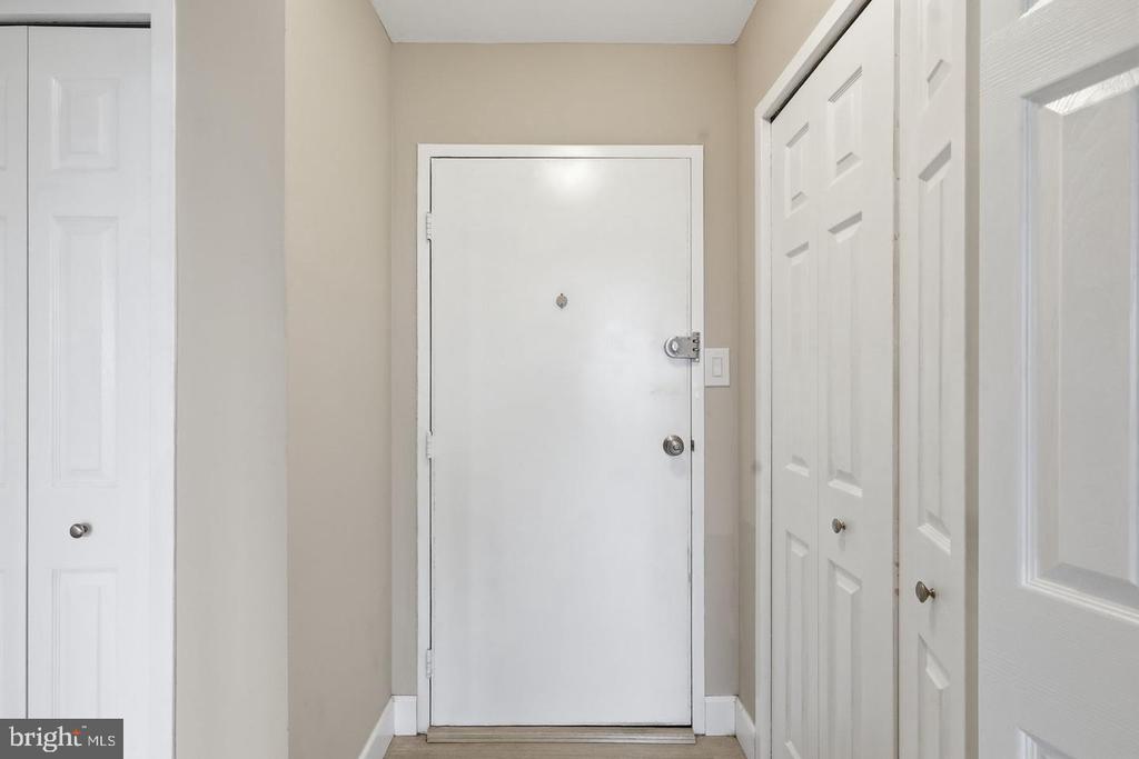 6631 WAKEFIELD DRIVE Unit: 519