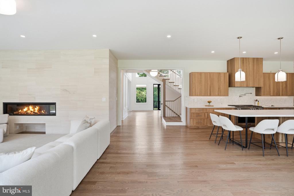 1917 KENBAR COURT