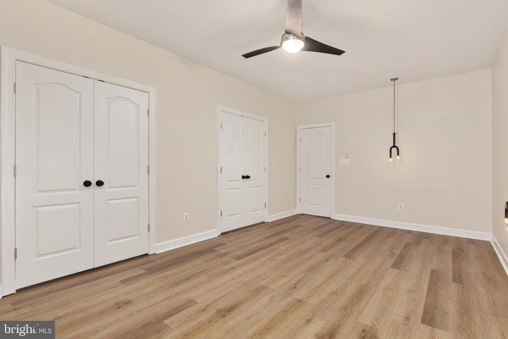 7216 WHITE HOUSE DRIVE