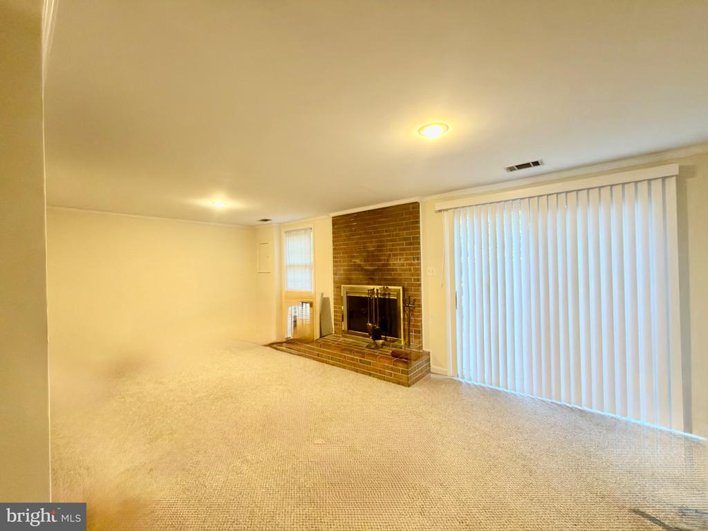 8535 HILLTOP ROAD