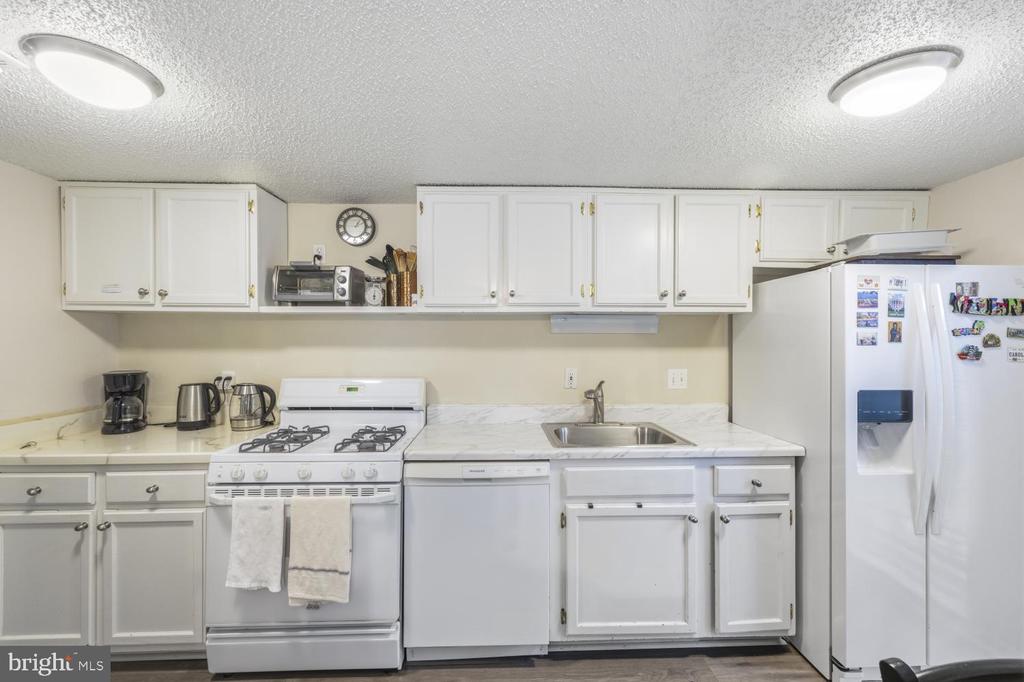 11815 BRETON COURT Unit: 12B