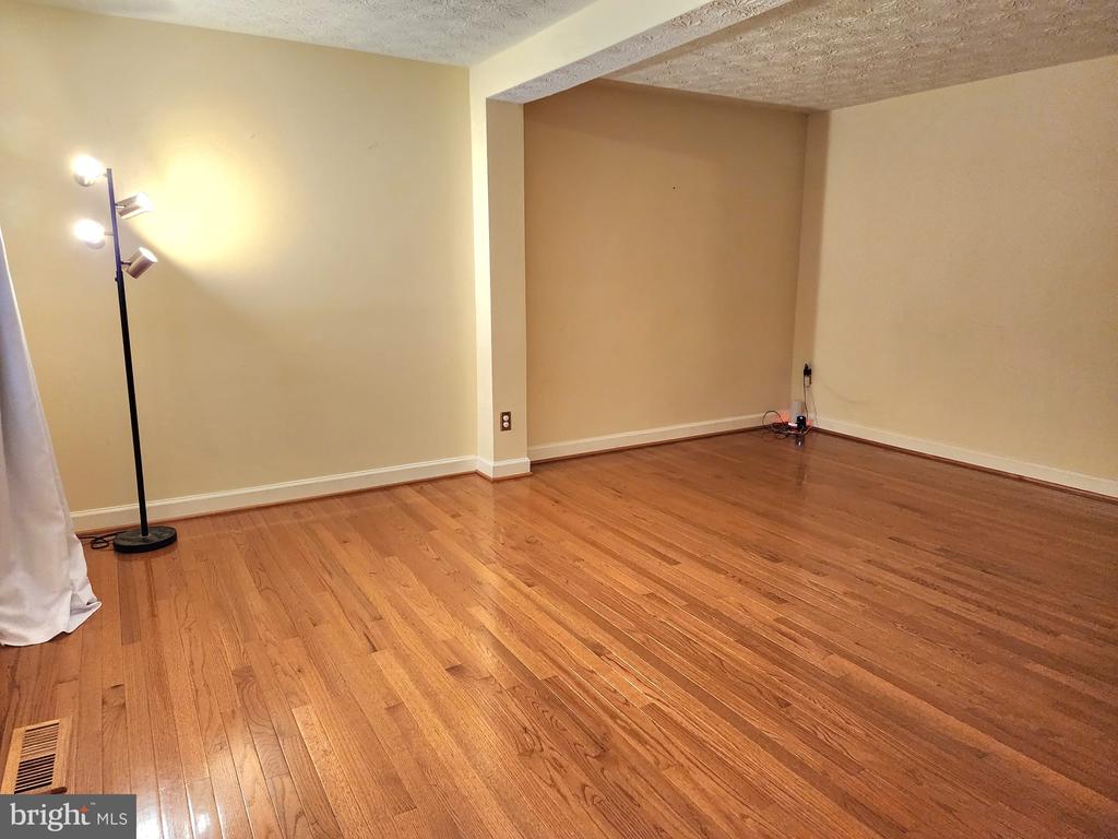 1610 BARNSTEAD DRIVE