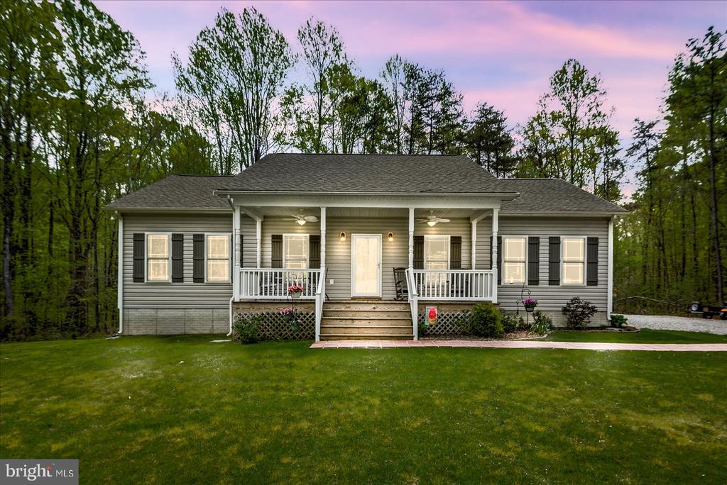 15570 DICKINSONS CORNER DRIVE