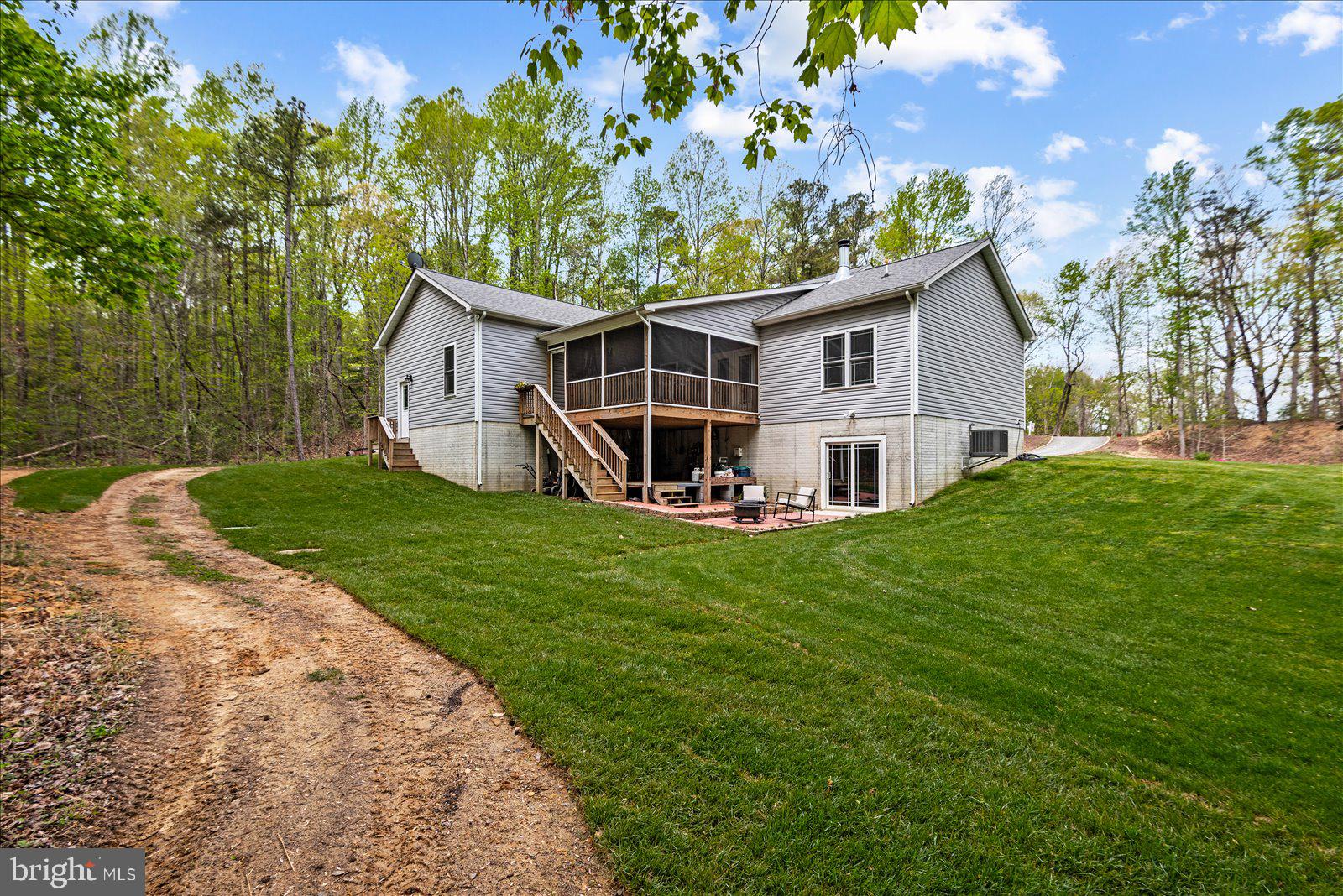 15570 DICKINSONS CORNER DRIVE