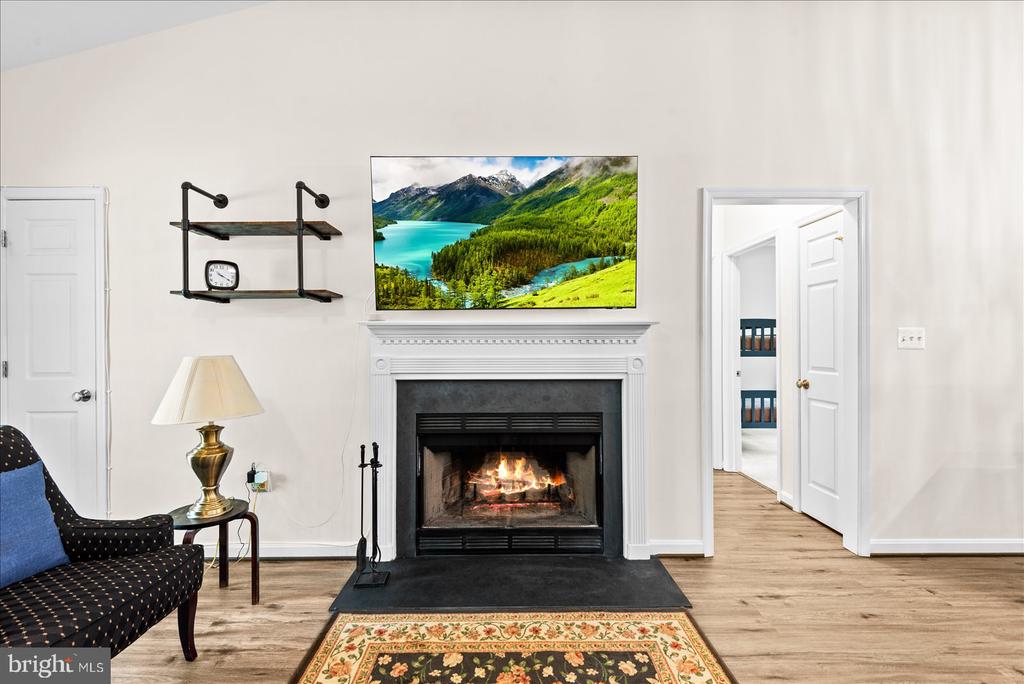 15570 DICKINSONS CORNER DRIVE