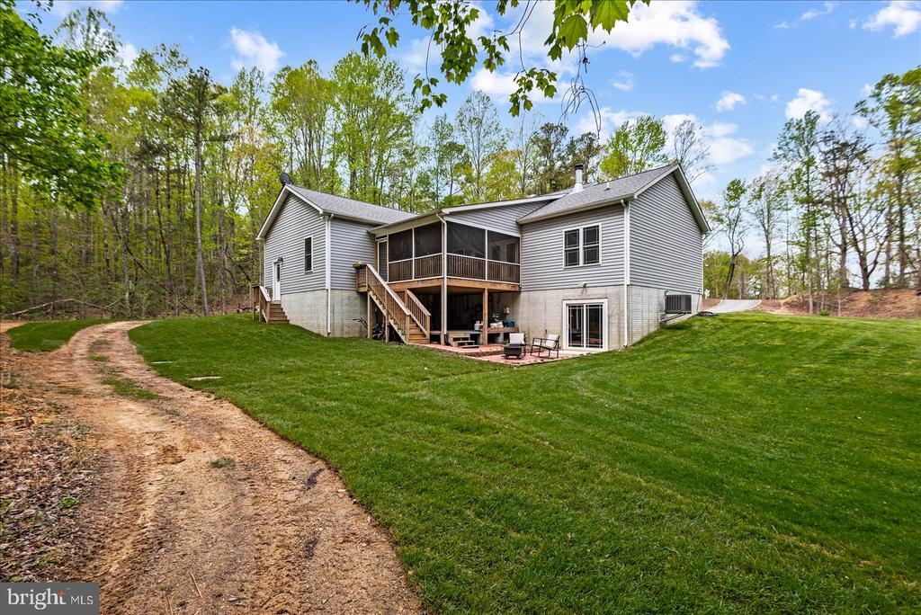 15570 DICKINSONS CORNER DRIVE