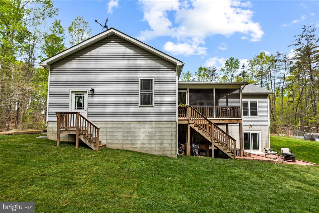 15570 DICKINSONS CORNER DRIVE