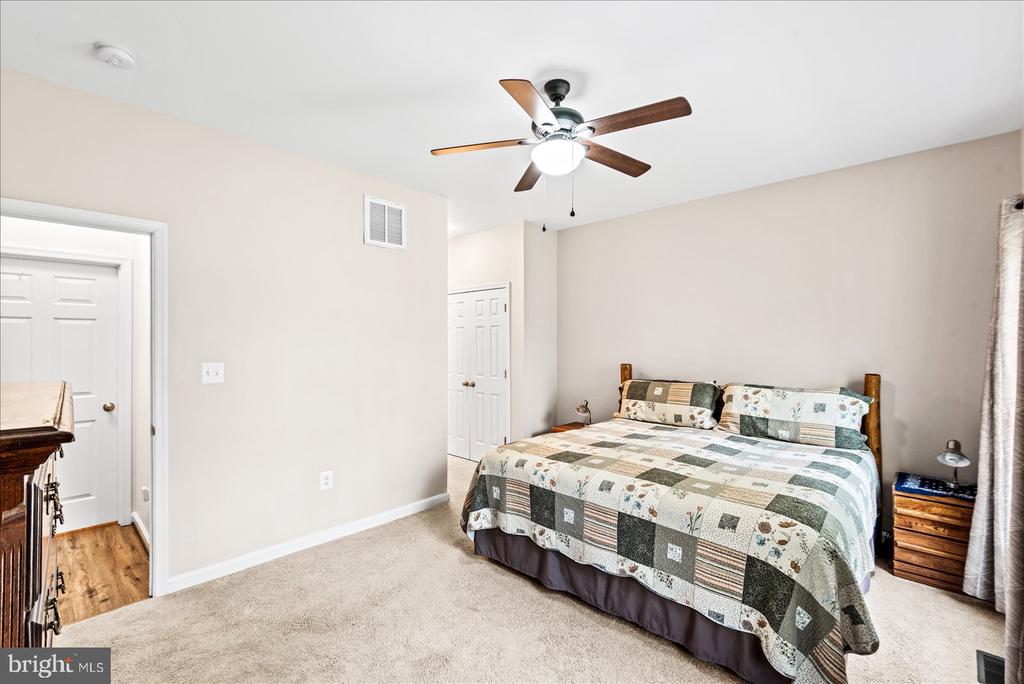 15570 DICKINSONS CORNER DRIVE