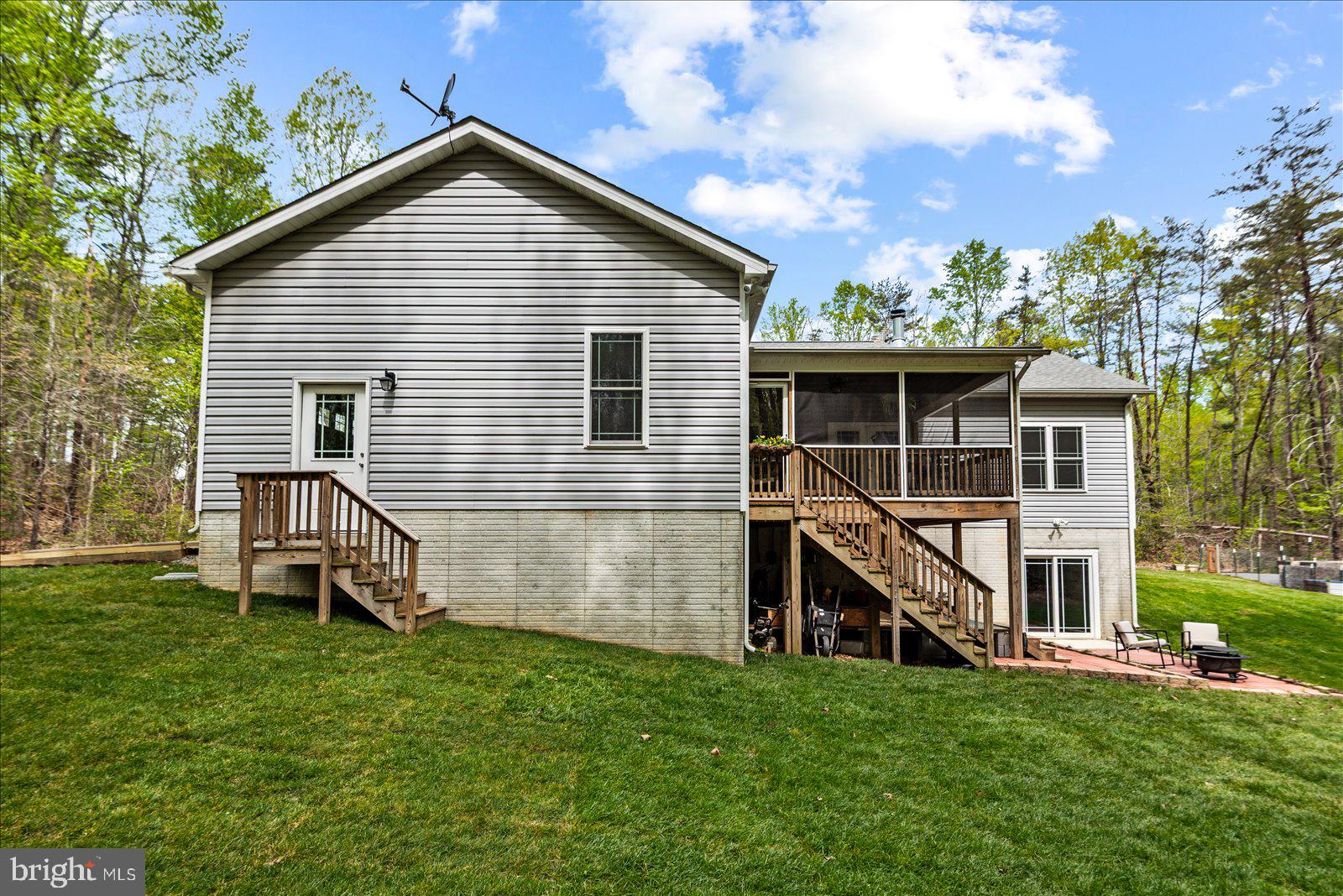 15570 DICKINSONS CORNER DRIVE