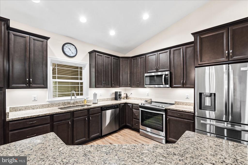 15570 DICKINSONS CORNER DRIVE