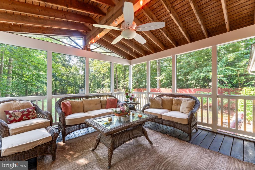 10975 COLBYS LANE