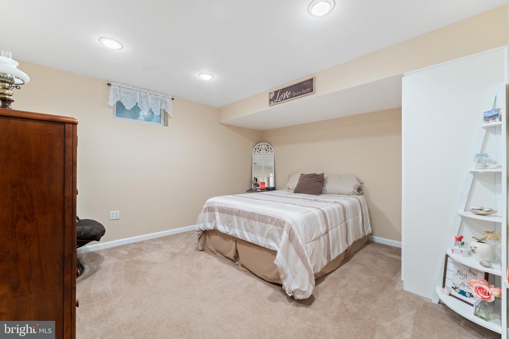 10975 COLBYS LANE