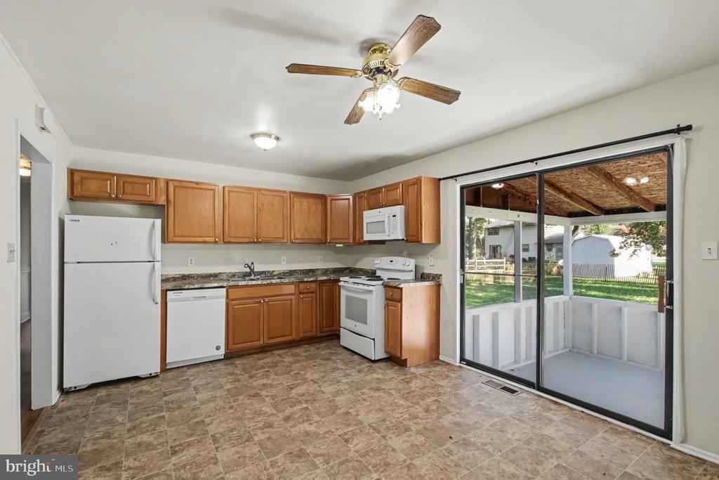 4435 WILLOW TREE LANE