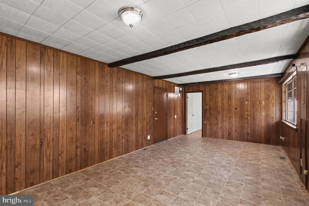 4435 WILLOW TREE LANE
