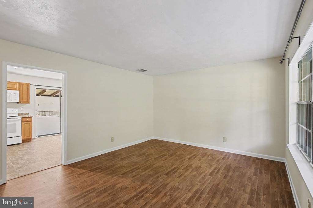 4435 WILLOW TREE LANE