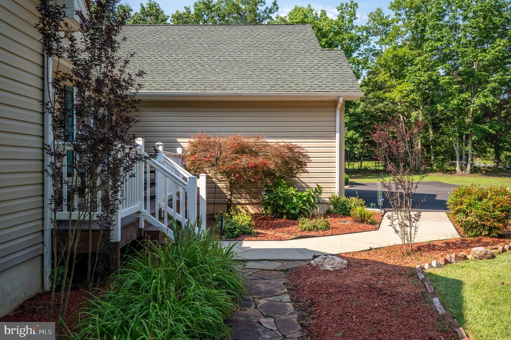108 SHANNON GLEN COURT