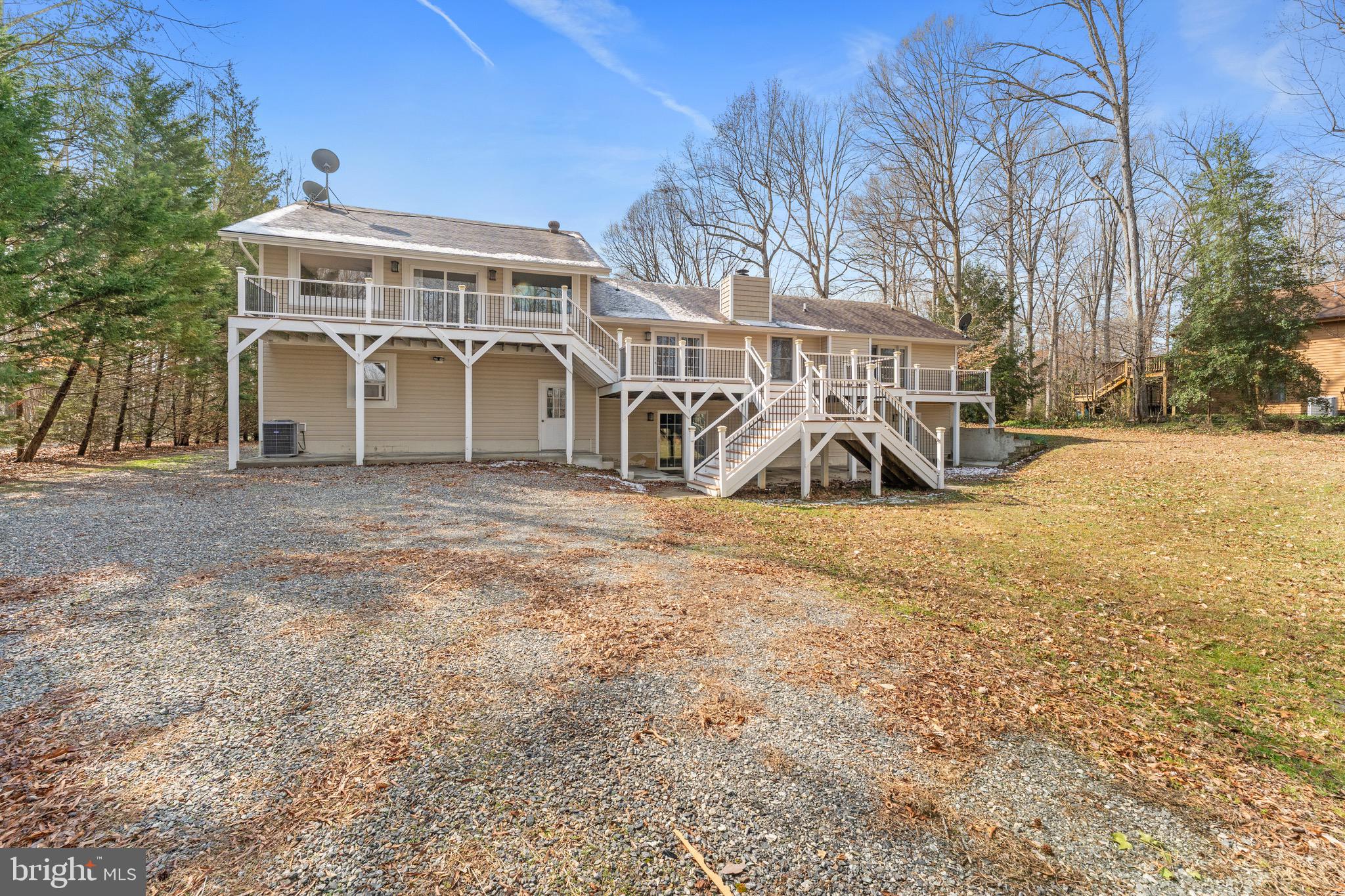 215 LAKEWOOD LANDING DRIVE