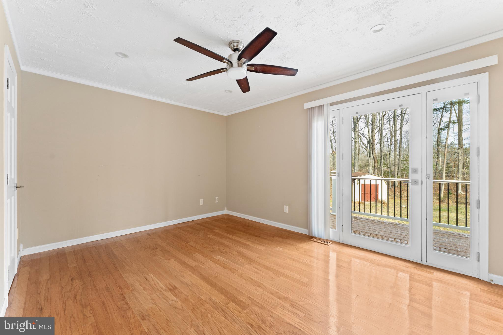 215 LAKEWOOD LANDING DRIVE