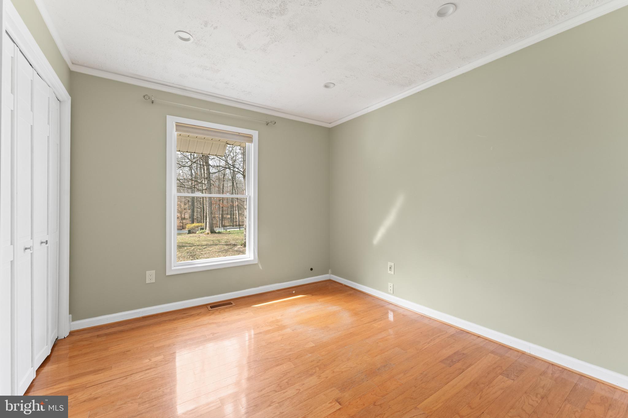 215 LAKEWOOD LANDING DRIVE