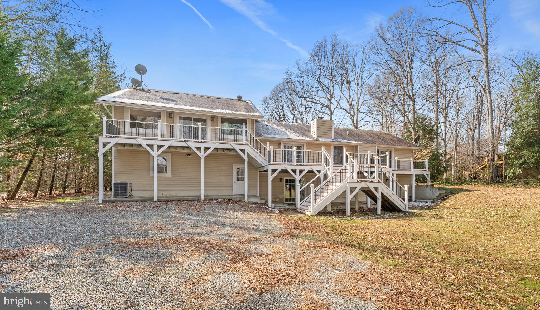 215 LAKEWOOD LANDING DRIVE