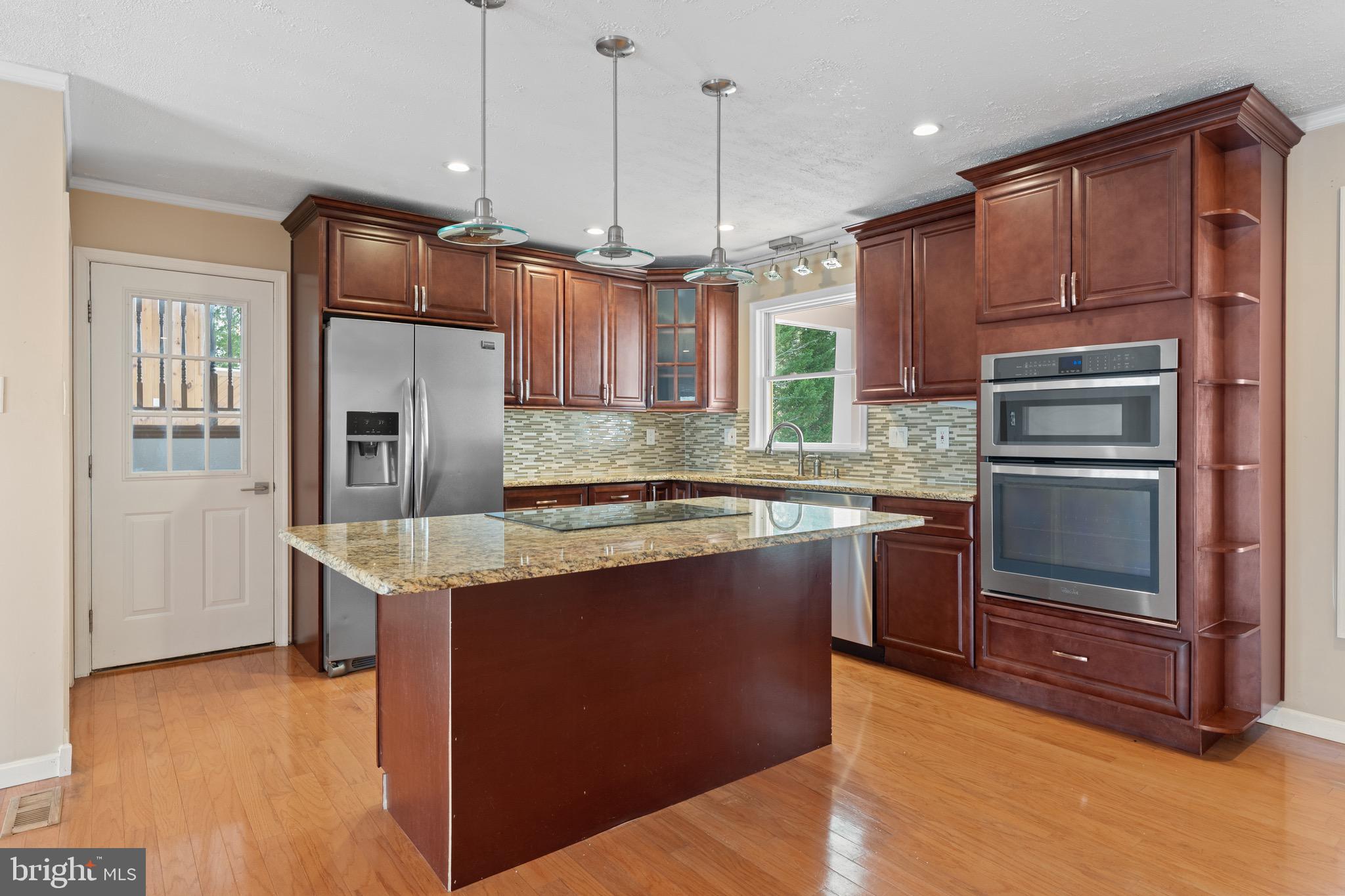 215 LAKEWOOD LANDING DRIVE